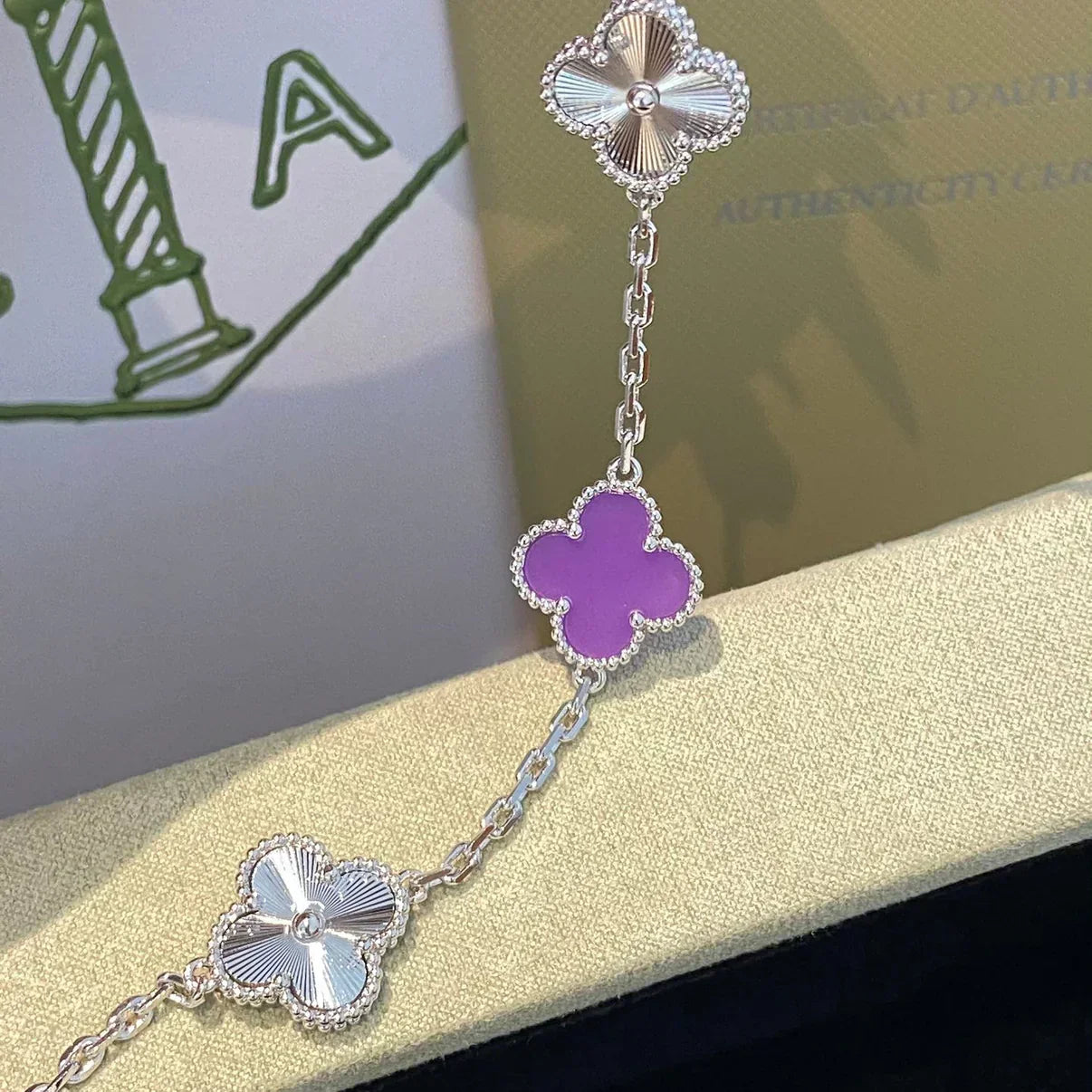 [Glimmer] CLOVER 5 MOTIF VIOLET ブレスレットコレクション