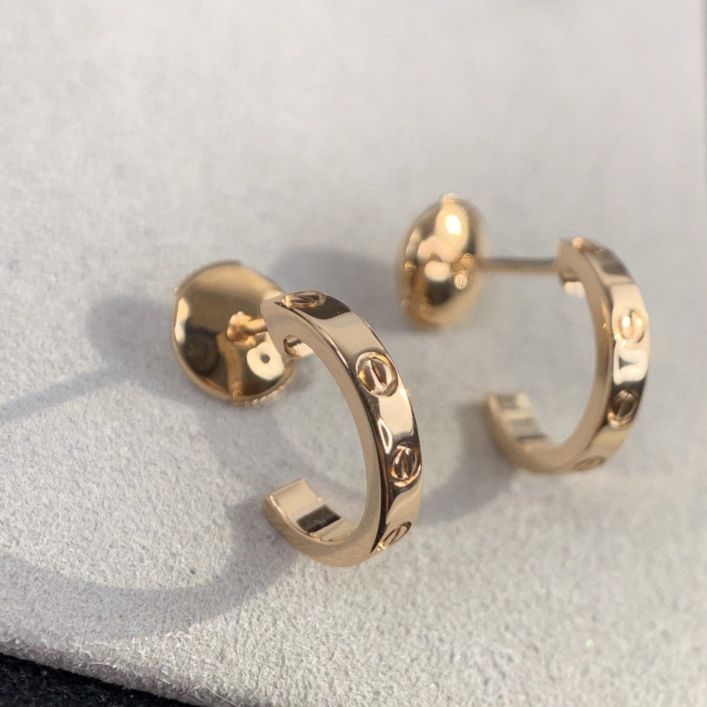 [Glimmer]LOVEイヤリング 2.65MM ピンクゴールド