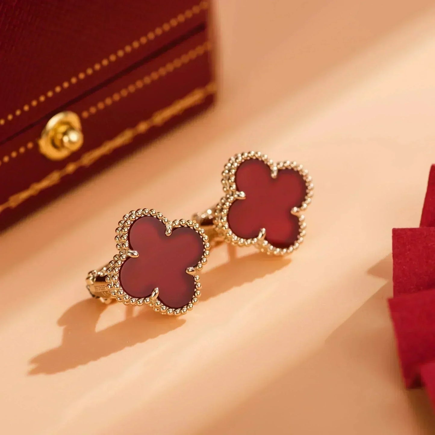 [Glimmer]CLOVER MEDIUM 1 MOTIFS CARNELIAN EARRINGS