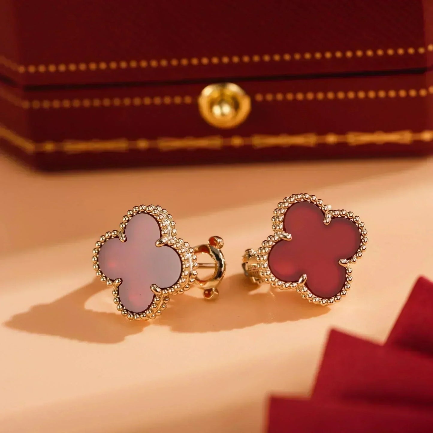 [Glimmer]CLOVER MEDIUM 1 MOTIFS CARNELIAN EARRINGS