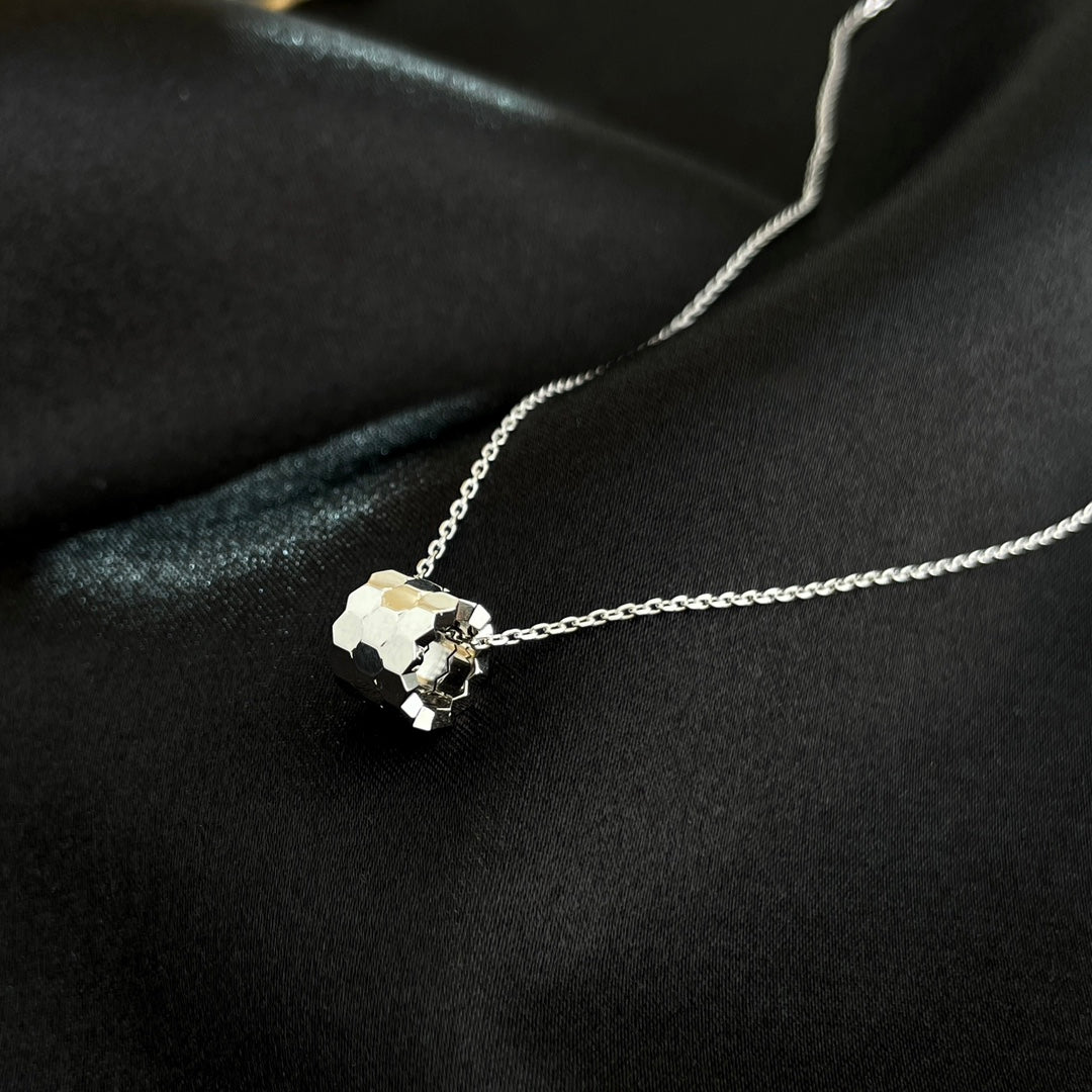 [Glimmer]BEE MINI NECKLACE
