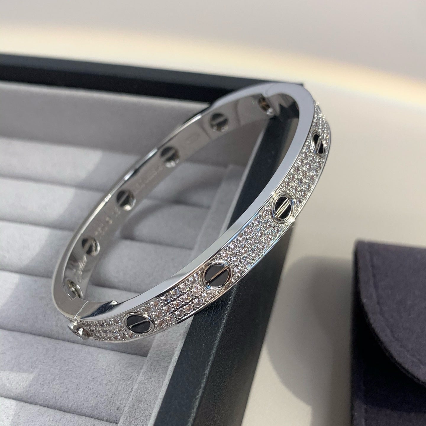 [Glimmer]LOVE BRACELET 6.1MM DIAMOND-PAVED CERAMIC