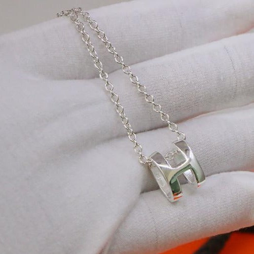 [Glimmer]HM NECKLACE H LETTERS OVAL SERIES