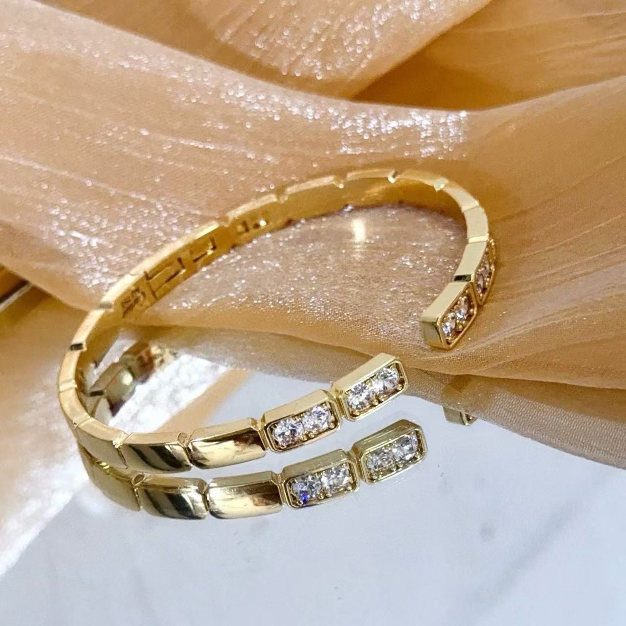 [Glimmer jewelrys]LOVE ダイヤモンド オープンバングル