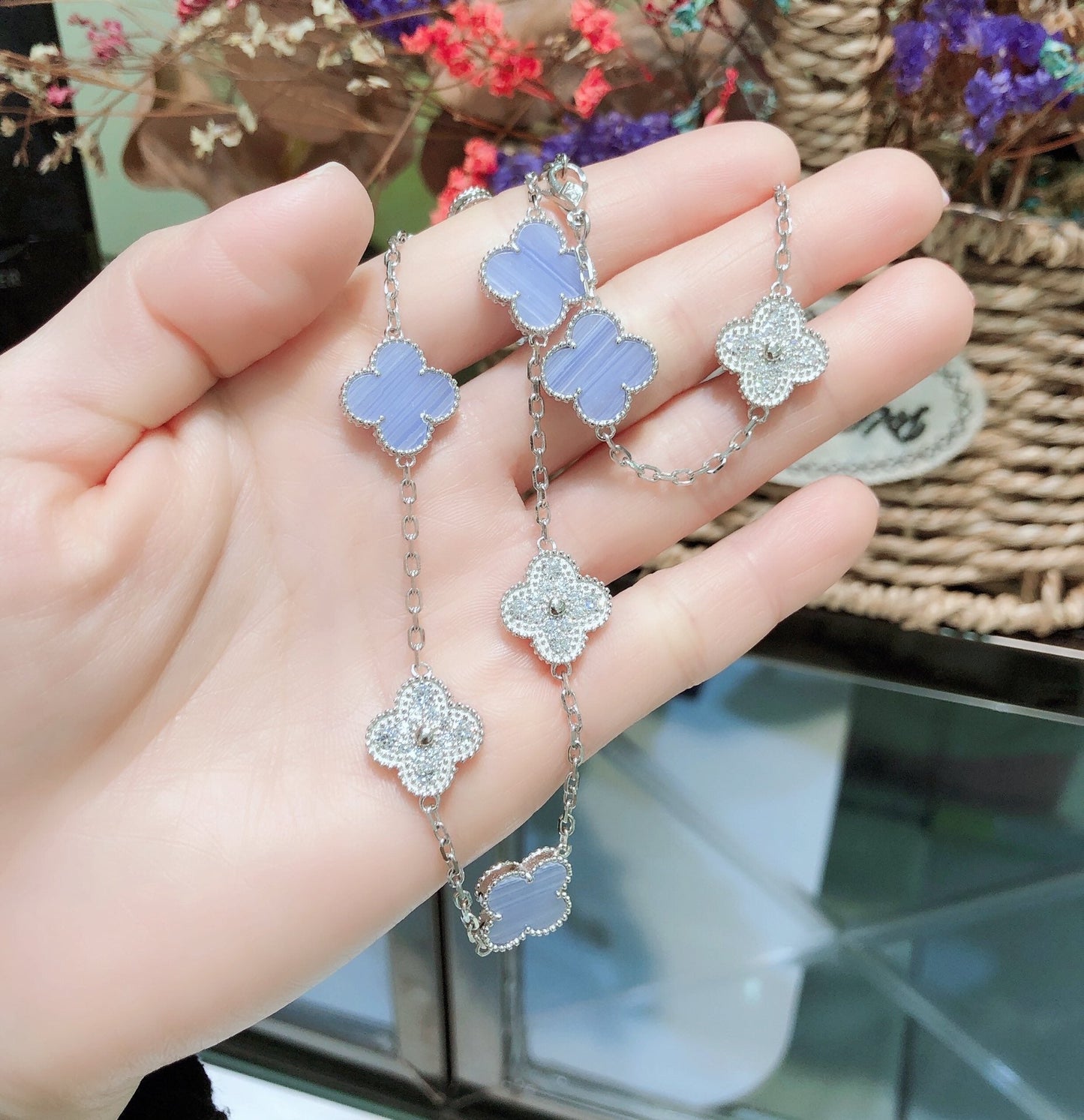 [Glimmer]CLOVER 10 MOTIFS CHALCEDONY DIAMONDS SILVER NECKLACE